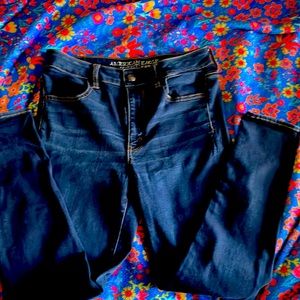 American Eagle High Rise Jegging Super Stretch. Size 10 short